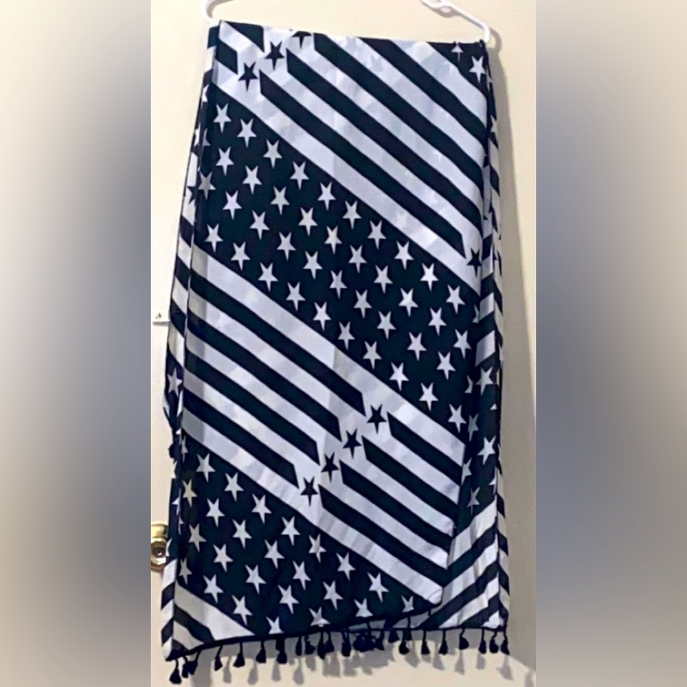 Black & White Stars & Strips Scarf. OS could be used as a shall.